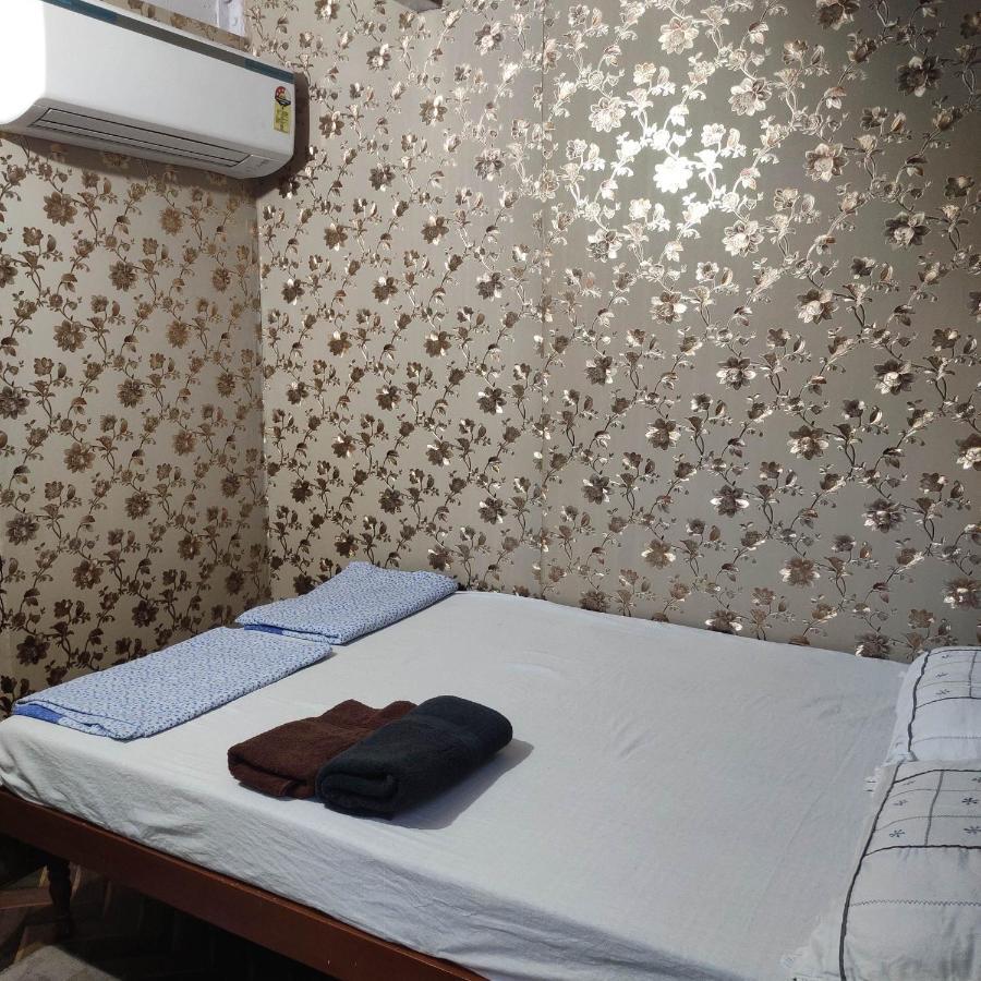 Ira Homestay Mathura - Divine Spiritual Stay Quarto foto