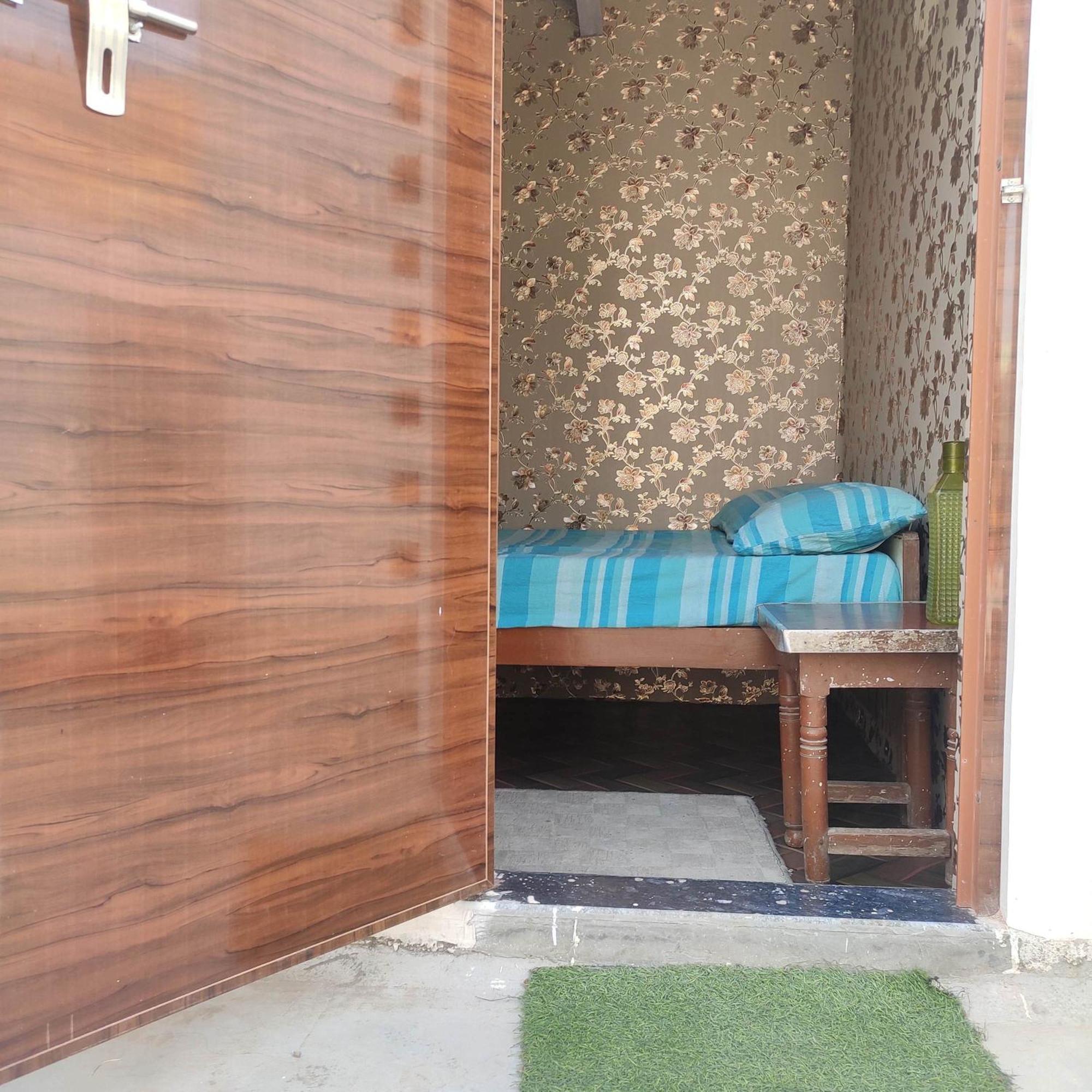 Ira Homestay Mathura - Divine Spiritual Stay Quarto foto